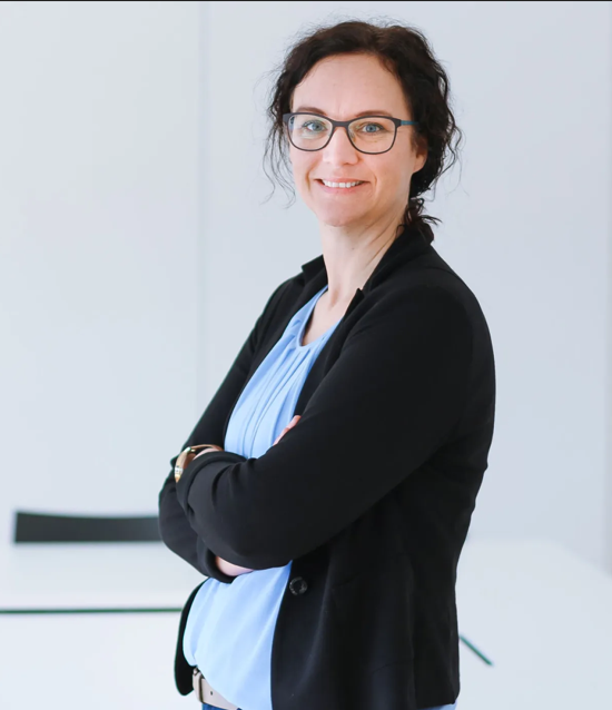Dr. Claudia Boscher