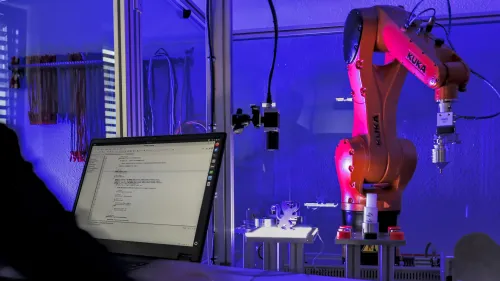 Programmierung einer Steuerung eines Roboterarms