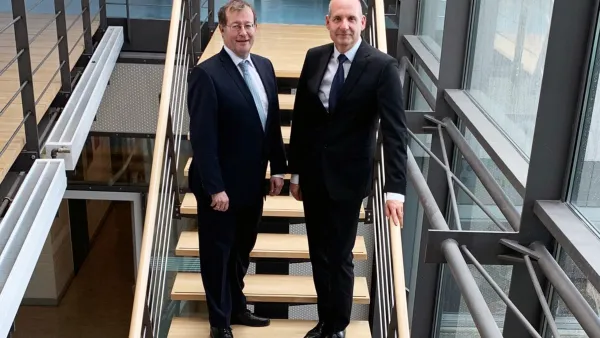 Prof. Dr. Thomas Spägele (rechts) und Prof. Dr. Alexander W. Roos sind neue Vorstände der HfSW.