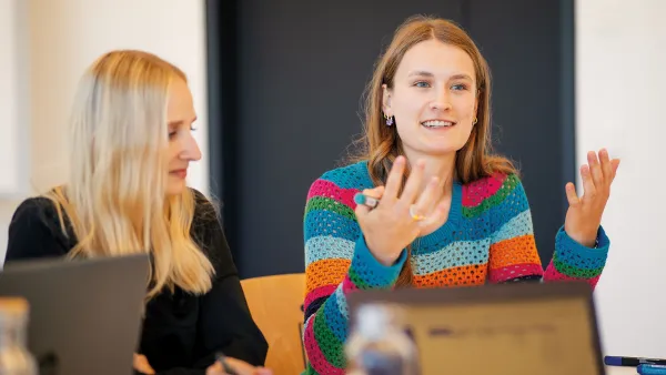 Studierende diskutieren
