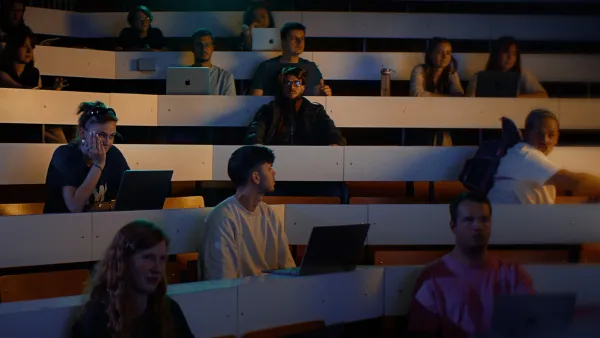 Hörsaal-Szene im Imagefilm über Weingarten