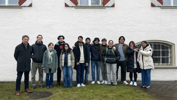 Gruppenbild von DaF-Teilnehmerinnen bei einer Exkursion.
