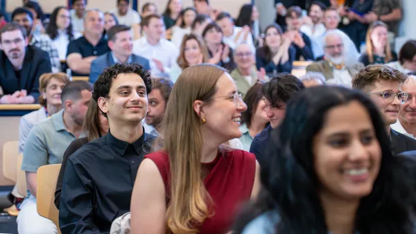 Gäste bei der Abschlussfeier der Fakultät Elektrotechnik und Informatik im Sommersemester 2026.