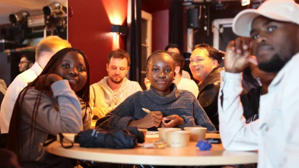 Studierende beim Länderabend Pub Quiz im Alibi.