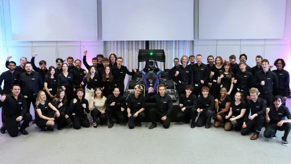Das Formula Student Team und der neue Stinger26E.