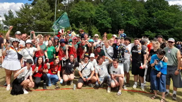 WiWi-Meisterschaften Gruppenfoto Studierende 