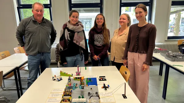 CLIC-Dozent David Hopkins nutzt die Methode Lego Serious Play in seinen Seminaren