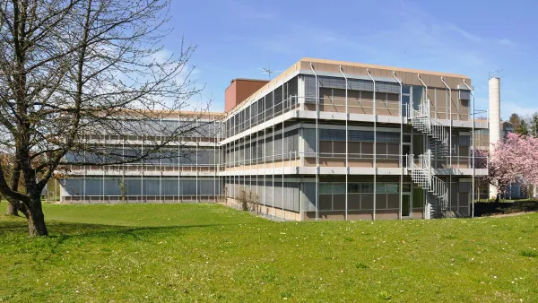Außenansicht des Hauptgebäudes H der Hochschule