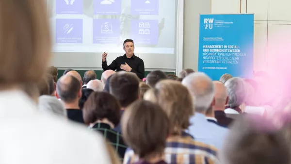 Jos de Blok zu Gast bei der Weiterdenkertagung an der RWU