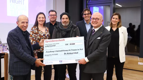 ENST Spendenübergabe