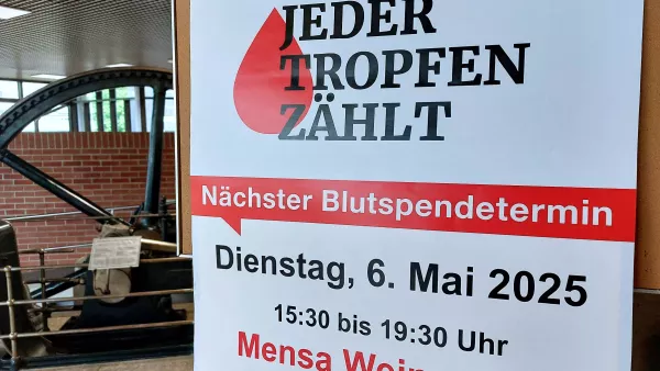 Plakat für die Blutspendeaktion im Foyer der RWU