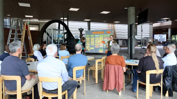 FutureLunch 2. Runde im Foyer