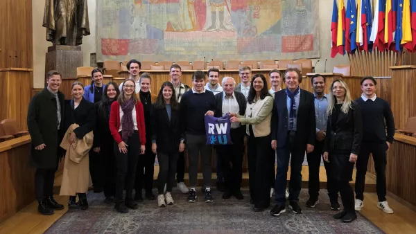 Die Studienwoche der International Academy führte RWU-Studierende unter anderem ins Carolinum der Karls-Universität Prag