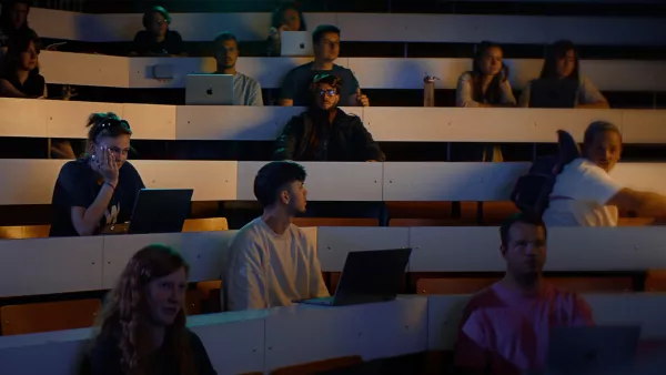 Hörsaal-Szene im Imagefilm über Weingarten