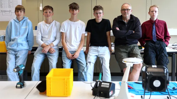 Gruppenfoto einer Schülergruppe 