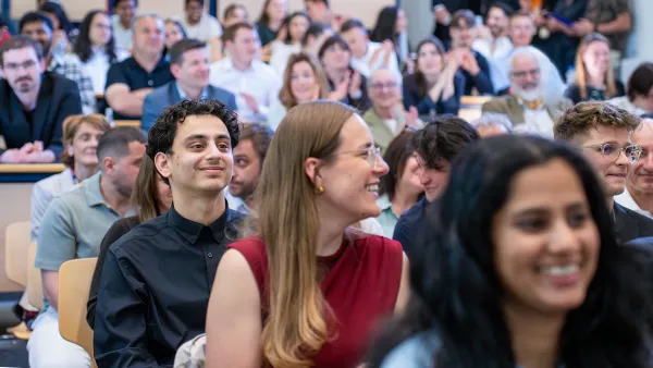 Gäste bei der Abschlussfeier der Fakultät Elektrotechnik und Informatik im Sommersemester 2026.