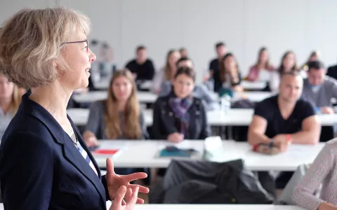 Lehre Professorin Vorlesung
