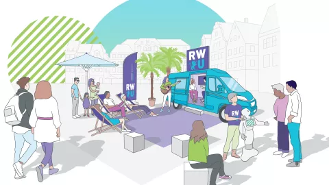 RWU-Mobil im öffentlichen Raum bei der RWU Anniversary Tour
